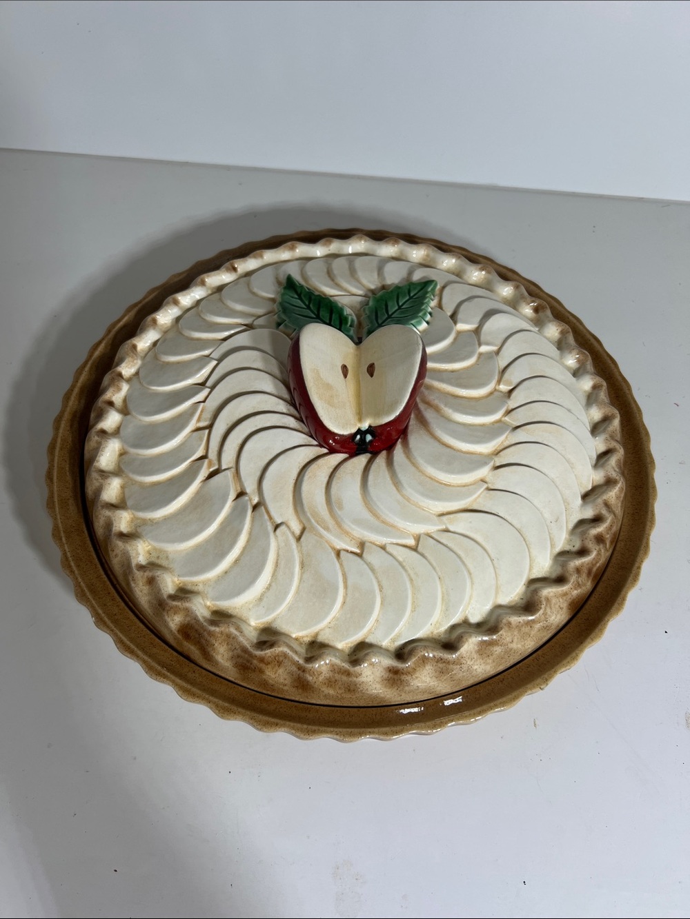 Decorative Ceramic Pie Dish with Apple Motif